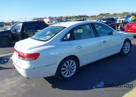 2008 Hyundai Azera Limited z USA, uszkodzony, nr VIN KMHFC46F08A304841